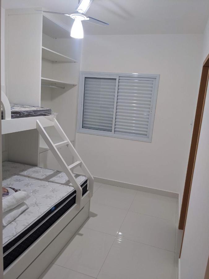 Apartamento com Varanda