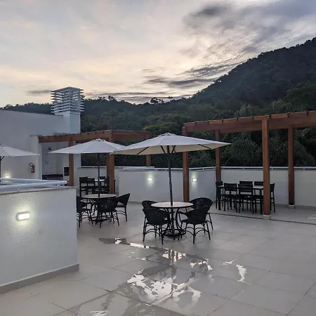 Apartamento VIP Toninhas Lumiere-2
